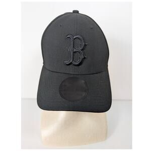 Boston Red Sox New Era Metallic 39THIRTY M Crown Flex Hat Baseball Mens Size M/L